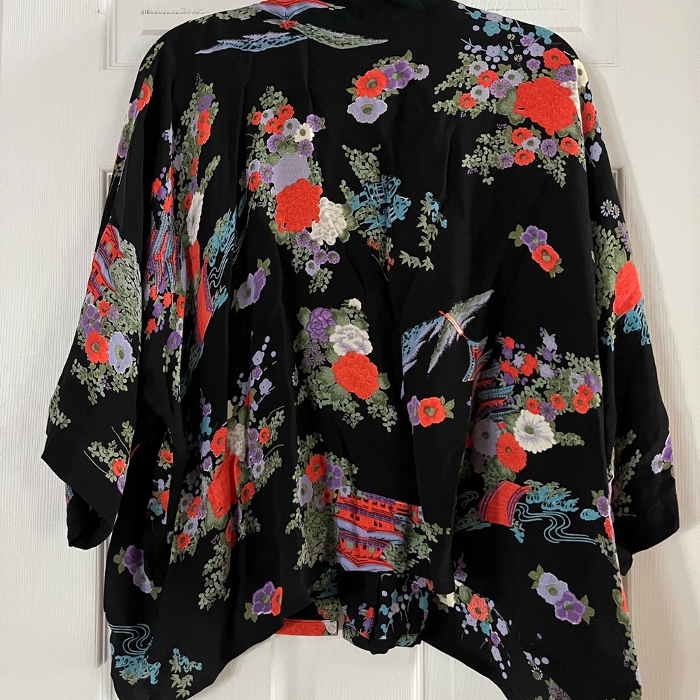 Norm Thompson Brand Black Floral Kimono-Style Women's Top - Picture 3 of 3
